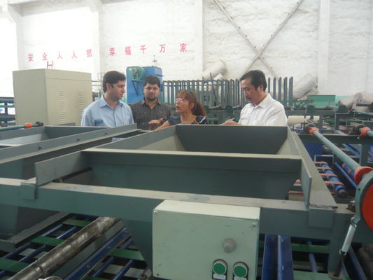 Struktur Baja Mesin Panel Sandwich untuk 1 - 15 cm Ketebalan 0,6 - 1,2 m Lebar Ukuran yang dapat disesuaikan