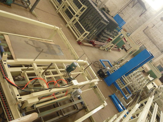 Mesin Pembuat Panel Sandwich Multi Fungsi, Mesin Panel Atap Otomatis Penuh