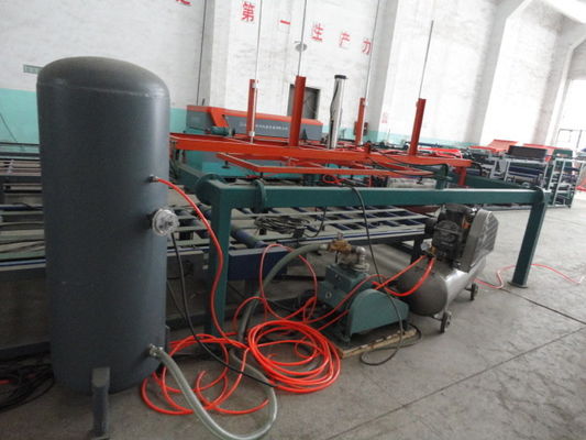 Pengorientasikan lanskap mengantarkan Mesin Panel Sandwich, MGO Panel Dinding Mesin Membentuk Lembar Atap