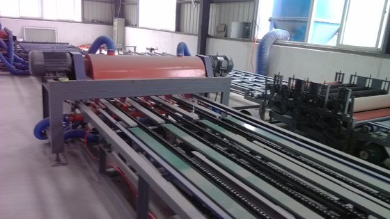 Mesin Pembuat Panel Dinding Tekanan Dingin untuk Papan Sandwich Fiber Semen / Mgo