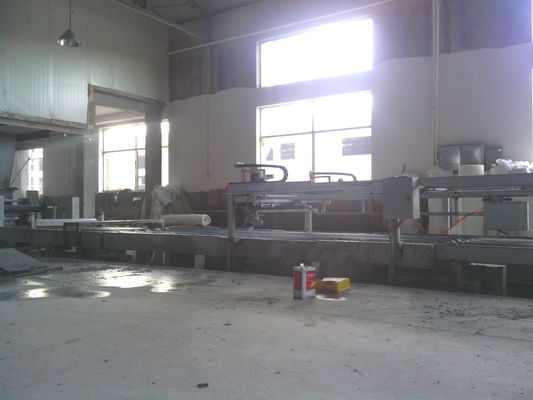 Mesin panel dinding ringan sandwich dengan Double Drive Double Roller Extruding Tech