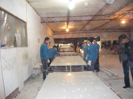 Mesin Plastik Vacuum Forming dengan 0,8 - 1 MPa Sumber Udara 48 / 68 KW Daya Pemanasan