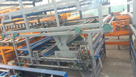 Mesin panel dinding ringan yang hemat energi dengan gergaji pemotong otomatis