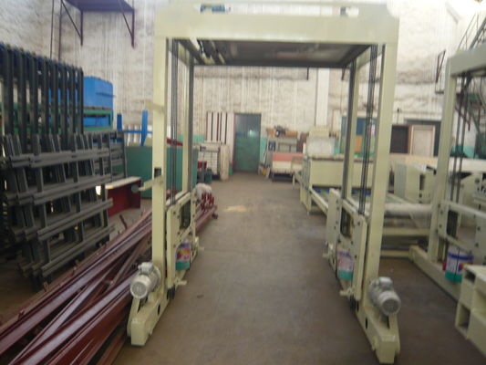 Mesin Pembentuk Panel Dinding Ringan untuk Bahan Baku Mgo / Mgcl / Jaring Fiber Glass