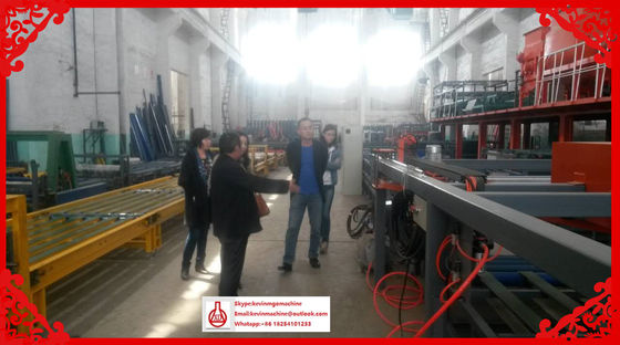 Mesin Panel Sandwich Papan Mgo dengan Sistem Pencampuran Otomatis Penuh dan Gergaji Pemotong