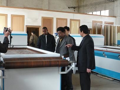 Magnesium Oksida Produksi Polyurethane Sandwich Panel Mesin / papan pembuatan Mesin