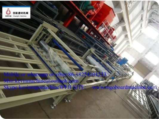 Decorative Mgo Sandwich Lightweight Wall Panel Machine With Mgo / Mgcl2 / Fiber Glass Mesh