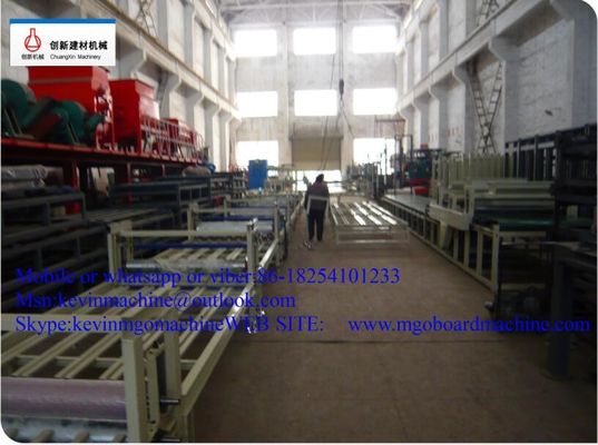 Decorative Mgo Sandwich Lightweight Wall Panel Machine With Mgo / Mgcl2 / Fiber Glass Mesh