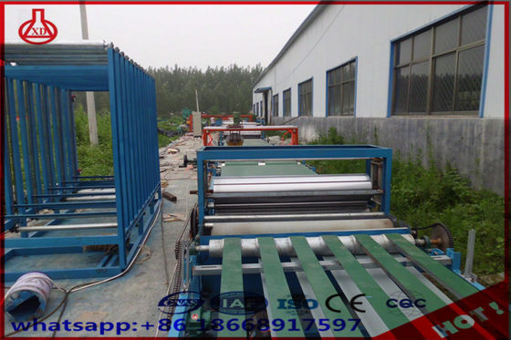 Lini Produksi Papan Partikel Jerami / Mesin Pembuat Laminasi Tipe Berdiri Bebas