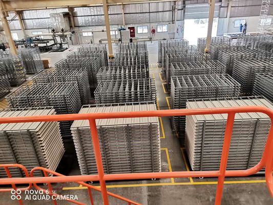 Semi Otomatis Serat Cement Board Heavy Duty Sandwich Wall Panel Produksi Line