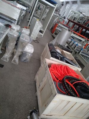 Lini produksi Papan Semen Serat Otomatis Fulla dengan proses Laminasi mendalam